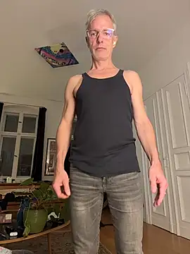 Snapshot of SexyLeon8 chatting on November 15, 2025, 6:45 pm SexyLeon8 online show from November 15, 2025, 6:45 pm