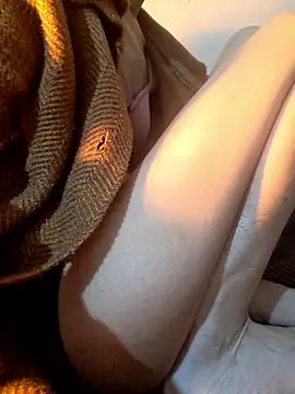 Snapshot of babe_jasmine chatting on December 5, 2025, 10:25 am babe jasmine online show from December 5, 2025, 10:25 am