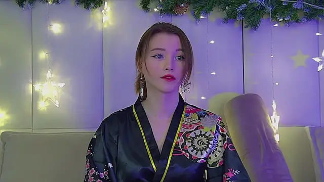 KeiraAsti online show from December 5, 2025, 6:28 pm