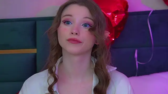 KeiraAsti online show from February 15, 2026, 8:02 am