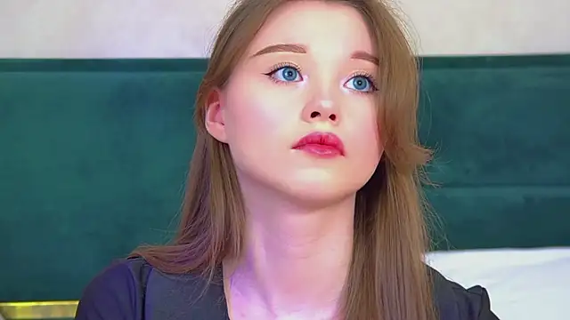 Snapshot of KeiraAsti chatting on May 26, 2026, 6:28 pm KeiraAsti online show from May 26, 2026, 6:28 pm