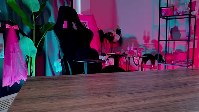 MaryHarrys online show from March 30, 2026, 11:55 am