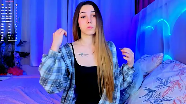 -CindyLou online show from December 16, 2025, 5:44 am