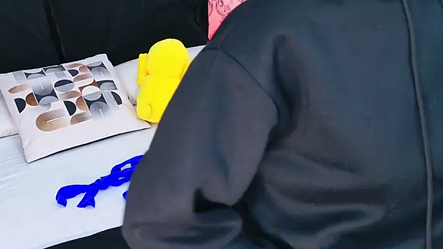 Becca Grims online show from November 6, 2025, 3:21 am