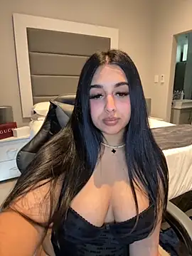 Snapshot of LilMisIndianx chatting on November 6, 2025, 9:35 am LilMisIndianx online show from November 6, 2025, 9:35 am