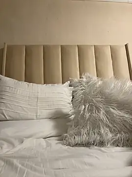 Snapshot of LilMisIndianx chatting on October 12, 2025, 5:03 pm LilMisIndianx online show from October 12, 2025, 5:03 pm