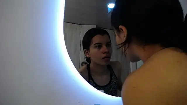 pinky f00x online show from November 24, 2025, 7:47 pm