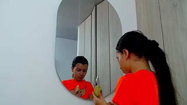 pinky f00x online show from February 20, 2026, 7:27 pm