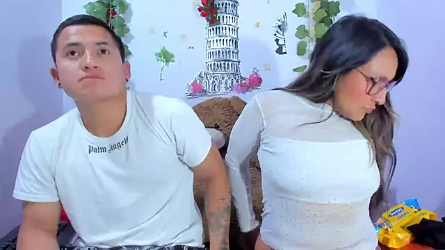 Snapshot of NataliaAndJulliam chatting on February 2, 2026, 3:27 am NataliaAndJulliam online show from February 2, 2026, 3:27 am