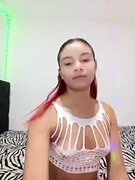 liz7skinny online show from April 4, 2026, 8:04 pm