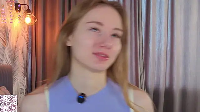 ElvinaRose online show from April 11, 2026, 4:31 am