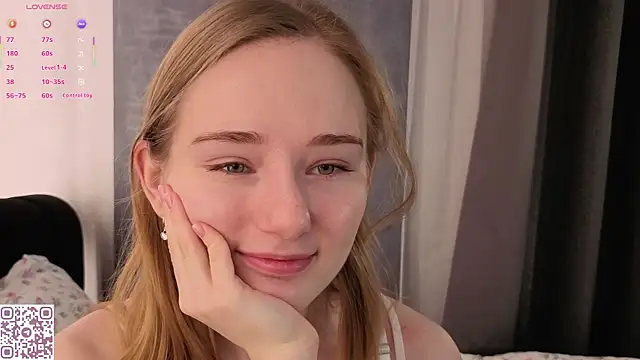 Snapshot of ElvinaRose chatting on November 3, 2025, 2:06 am ElvinaRose online show from November 3, 2025, 2:06 am