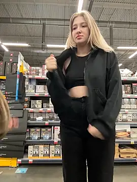 Snapshot of Cum_girlss chatting on November 7, 2025, 3:22 am Cum girlss online show from November 7, 2025, 3:22 am