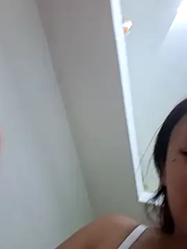 Snapshot of bLinwoALopey chatting on July 7, 2026, 9:51 pm bLinwoALopey online show from July 7, 2026, 9:51 pm