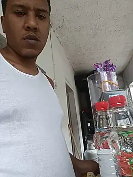 Snapshot of negro08_ chatting on June 18, 2026, 3:39 pm negro08 online show from June 18, 2026, 3:39 pm