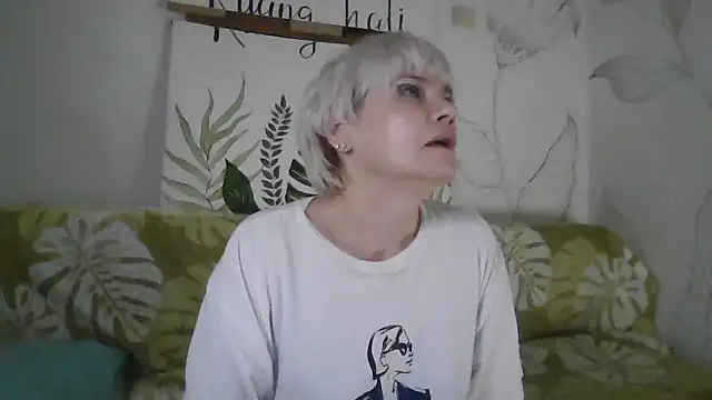 Snapshot of Catty_Lady chatting on November 16, 2025, 6:12 pm Catty Lady online show from November 16, 2025, 6:12 pm