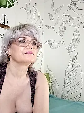 Catty Lady online show from April 6, 2026, 7:26 pm