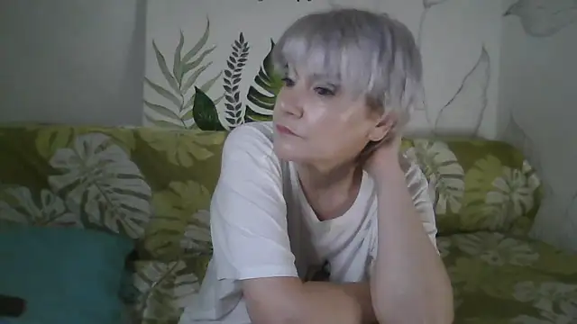 Snapshot of Catty_Lady chatting on November 21, 2025, 7:46 pm Catty Lady online show from November 21, 2025, 7:46 pm