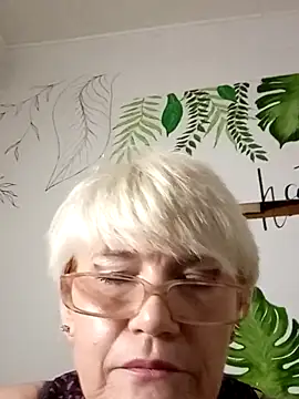 Snapshot of Catty_Lady chatting on November 6, 2025, 8:02 pm Catty Lady online show from November 6, 2025, 8:02 pm