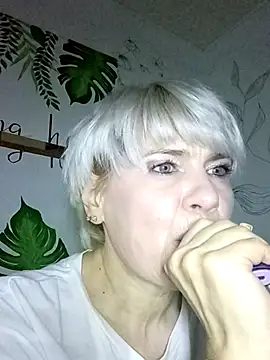 Snapshot of Catty_Lady chatting on November 14, 2025, 7:06 pm Catty Lady online show from November 14, 2025, 7:06 pm