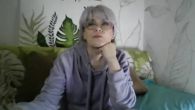 Catty Lady online show from February 8, 2026, 7:33 pm