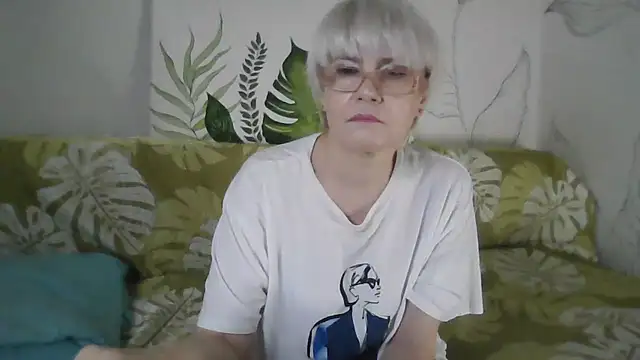 Snapshot of Catty_Lady chatting on November 15, 2025, 4:55 pm Catty Lady online show from November 15, 2025, 4:55 pm