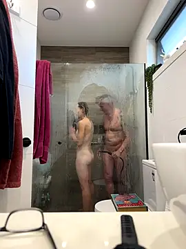 Reacher110565 online show from October 31, 2025, 8:05 pm