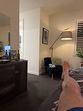 Reacher110565 online show from November 6, 2025, 11:14 am