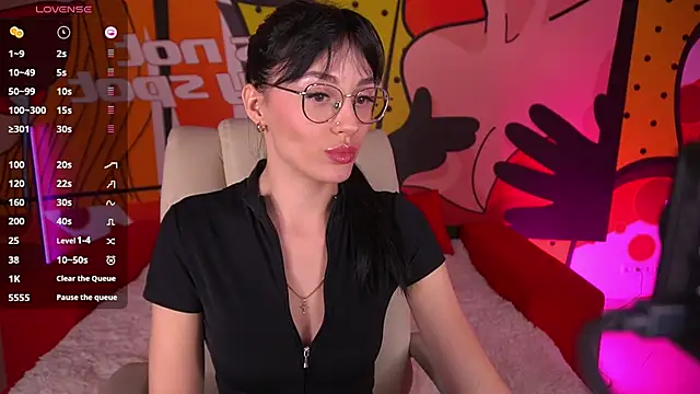 Snapshot of EviLune chatting on February 4, 2026, 9:21 pm EviLune online show from February 4, 2026, 9:21 pm