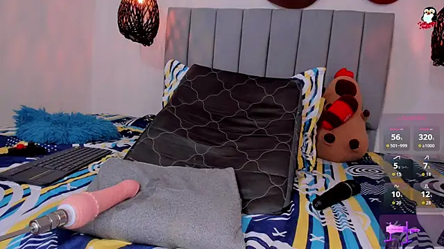 luna lobooo online show from April 6, 2026, 4:46 am