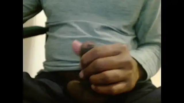 pranastro00 online show from November 12, 2025, 12:04 am