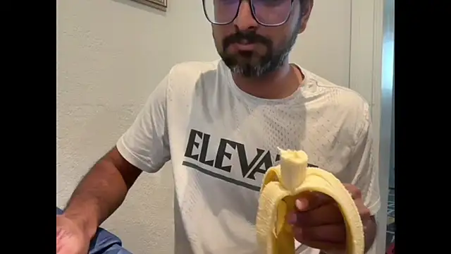 pranastro00 online show from November 3, 2025, 7:28 pm