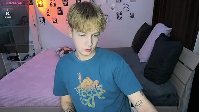 Snapshot of olivertasty chatting on September 15, 2025, 12:44 am olivertasty online show from September 15, 2025, 12:44 am