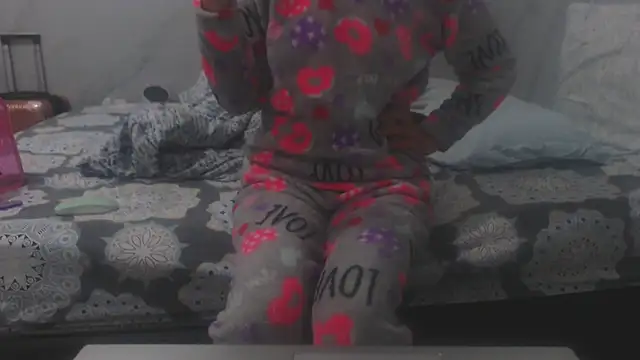 Snapshot of sabrina_v_ chatting on November 29, 2025, 4:18 pm sabrina v online show from November 29, 2025, 4:18 pm