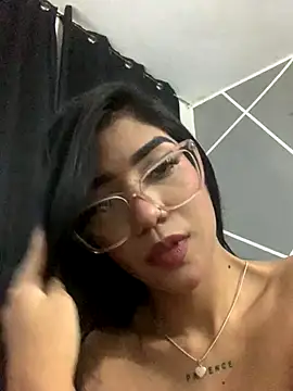 Snapshot of ElaRose_12 chatting on December 20, 2025, 9:39 pm ElaRose 12 online show from December 20, 2025, 9:39 pm