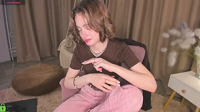 Snapshot of Naomi___Rias chatting on November 7, 2025, 12:48 am Naomi Rias online show from November 7, 2025, 12:48 am