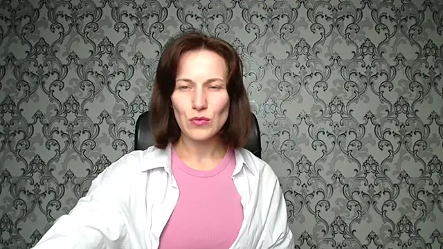 Snapshot of Kelly_Kisss chatting on November 8, 2025, 12:20 pm Kelly Kisss online show from November 8, 2025, 12:20 pm