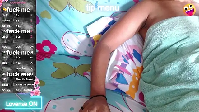 Snapshot of naomi_powel chatting on April 13, 2026, 7:18 pm naomi powel online show from April 13, 2026, 7:18 pm