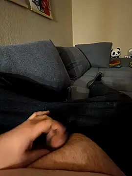 Snapshot of Kuramax4 chatting on December 5, 2025, 9:52 am Kuramax4 online show from December 5, 2025, 9:52 am