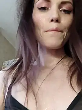 Angie meow online show from November 14, 2025, 10:08 am