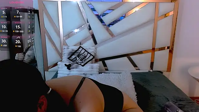 hannia baileys online show from November 13, 2025, 9:19 pm