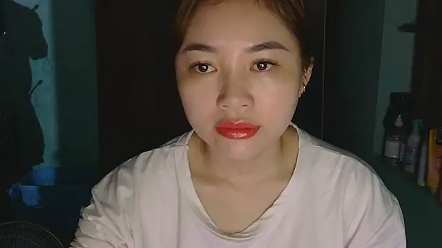 Snapshot of Uhem112 chatting on October 27, 2025, 11:27 pm Uhem112 online show from October 27, 2025, 11:27 pm