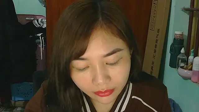 Snapshot of Uhem112 chatting on December 5, 2025, 12:48 pm Uhem112 online show from December 5, 2025, 12:48 pm