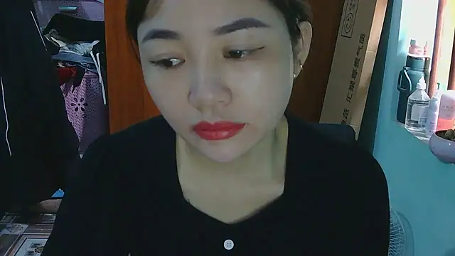 Snapshot of Uhem112 chatting on November 23, 2025, 2:54 am Uhem112 online show from November 23, 2025, 2:54 am