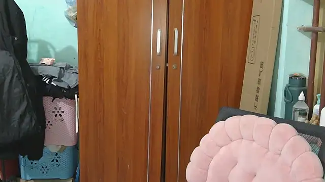 Snapshot of Uhem112 chatting on December 14, 2025, 1:45 am Uhem112 online show from December 14, 2025, 1:45 am