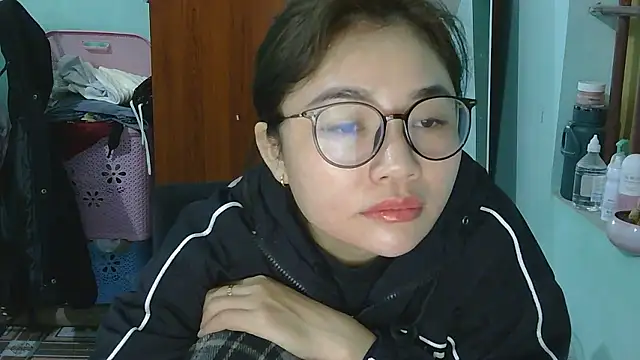 Snapshot of Uhem112 chatting on November 20, 2025, 12:50 pm Uhem112 online show from November 20, 2025, 12:50 pm