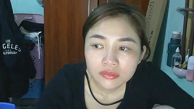 Snapshot of Uhem112 chatting on December 2, 2025, 1:13 pm Uhem112 online show from December 2, 2025, 1:13 pm