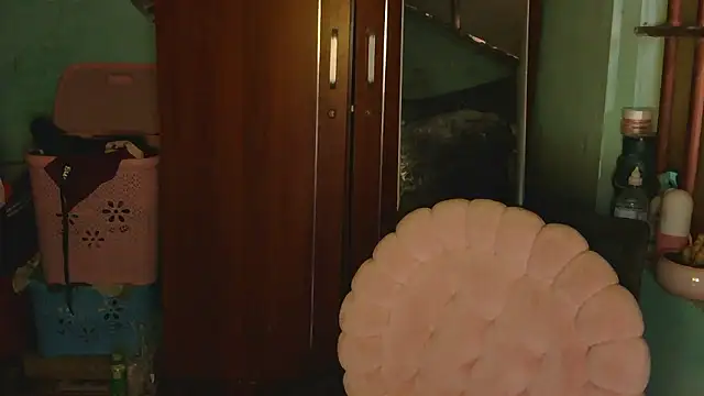 Snapshot of Uhem112 chatting on November 12, 2025, 1:54 am Uhem112 online show from November 12, 2025, 1:54 am