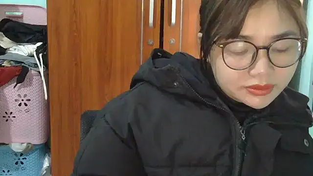 Snapshot of Uhem112 chatting on November 27, 2025, 3:29 am Uhem112 online show from November 27, 2025, 3:29 am