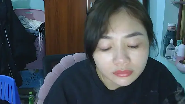 Snapshot of Uhem112 chatting on November 17, 2025, 1:15 pm Uhem112 online show from November 17, 2025, 1:15 pm